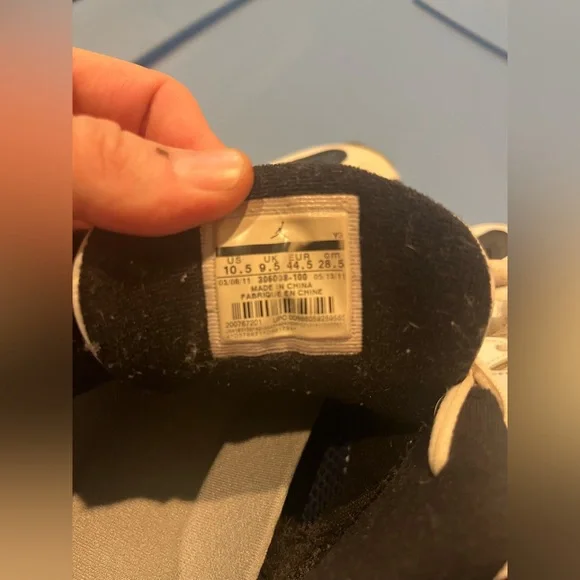 Air Jordan 11 Retro Low IE White/Black 2011 - Picture 4 of 6